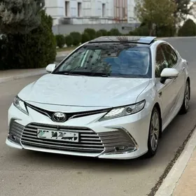 Toyota Camry 2020