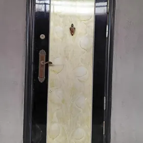 Içgi we Dashky gapylar