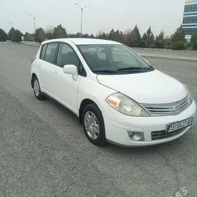 Nissan Versa 2012