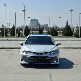 Toyota Camry 2020