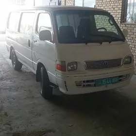 Toyota Hiace 2002