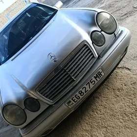Mercedes-Benz E320 1996