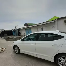 Hyundai Elantra 2020