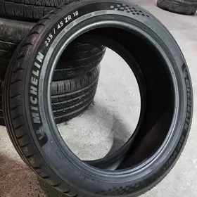 TEKER 235 45 18 MICHELIN