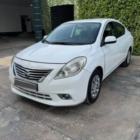 Nissan Versa 2012