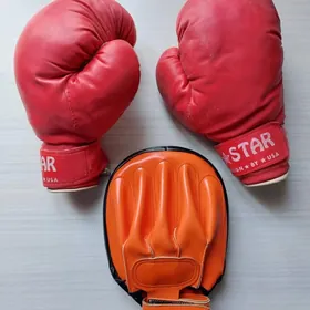 Боксерские перчатки и Лапа