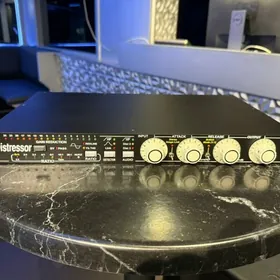 Empirical Labs Distressor El8x