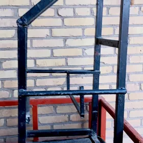 kanes usilitel pult stoyka