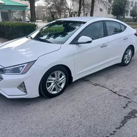 Hyundai Elantra 2020