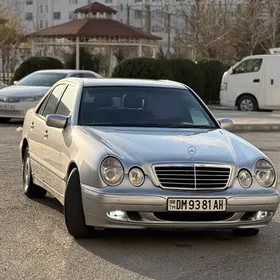 Mercedes-Benz E320 2000