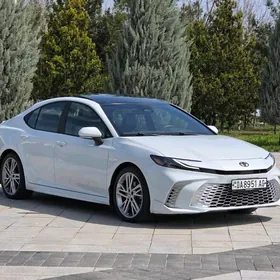 Toyota Camry 2025