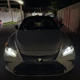 Lexus fara morda 2022