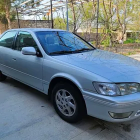 Toyota Camry 2000