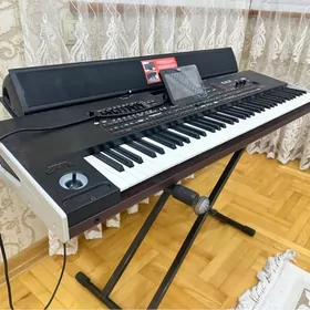 Korg Pa 4