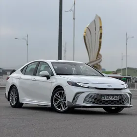 Toyota Camry 2025