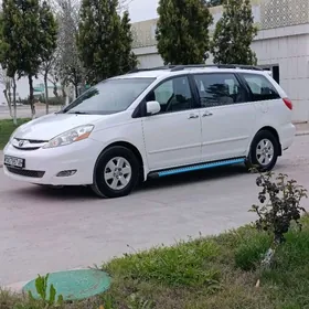 Toyota Sienna 2008
