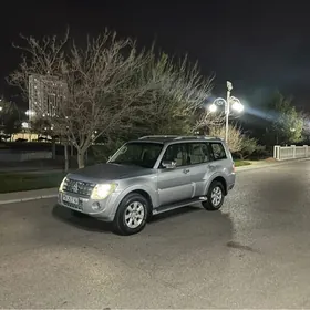 Mitsubishi Pajero 2011