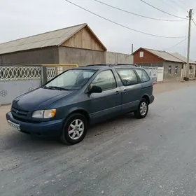 Toyota Sienna 2000