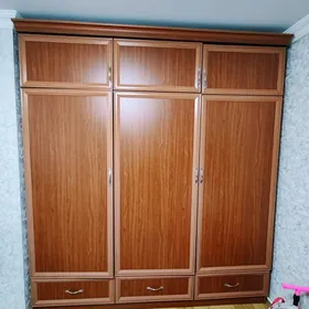 продается шкаф