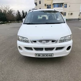 Hyundai H-1 2002