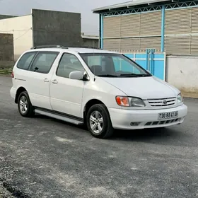 Toyota Sienna 2002