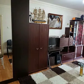 сдаю 2 ком кв-ру ( хозяин)