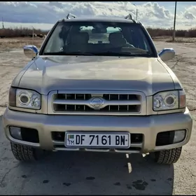 Nissan Pathfinder 1999