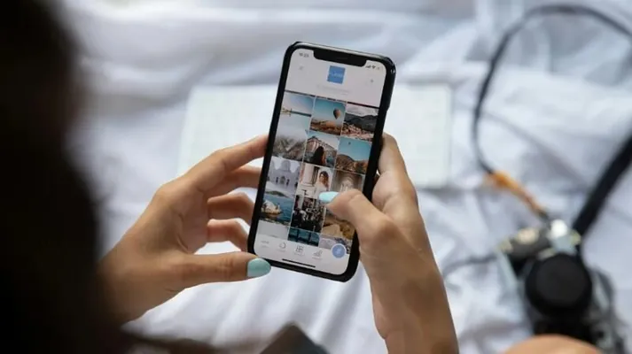 Psihologlar TikTok-y soňsuz waraklamagy bes edip, wagtyňa erk etmek hakda maslahat berdiler