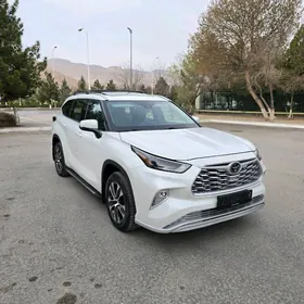 Toyota Highlander 2022