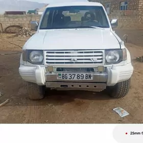 Mitsubishi Pajero 1993