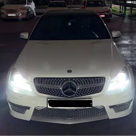 Mercedes-Benz C350 2011