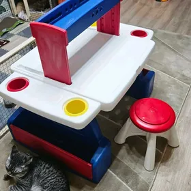 стол детский и два стульчика