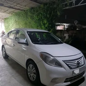 Nissan Versa 2013