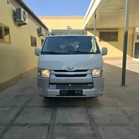 Toyota Hiace 2020