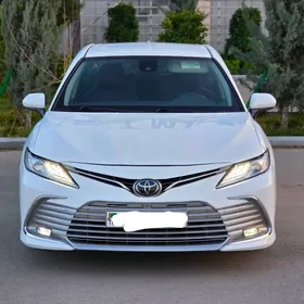 Toyota Camry 2021