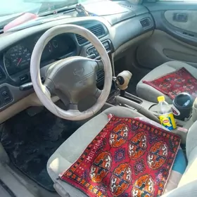 Nissan Altima 2000