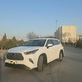 Toyota Highlander 2020