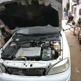 Opel Astra 2000