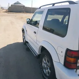 Mitsubishi Pajero 1993