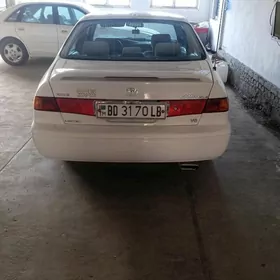 Toyota Camry 2000