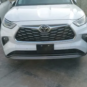 Toyota Highlander 2021