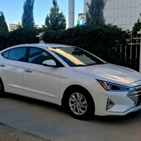 Hyundai Elantra 2020