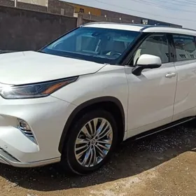Toyota Highlander 2021