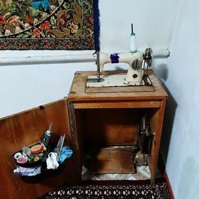 Швейная машинка