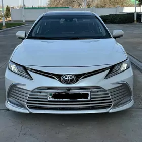 Toyota Camry 2022
