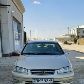 Toyota Camry 2000