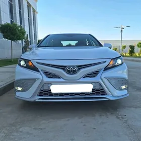 Toyota Camry 2022