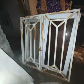 Platik akno raşotka