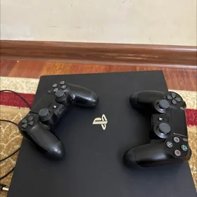 PS 4 PRO