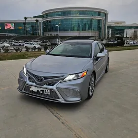 Toyota Camry 2018
